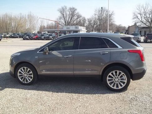 Used 2017 Cadillac XT5 Platinum AWD/4WD image 4