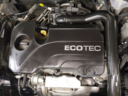 Used 2021 Chevrolet Equinox LT image 30