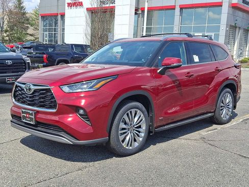 New 2026 Toyota Highlander Platinum AWD/4WD image 10