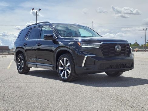 Used 2025 Honda Pilot Elite image 2