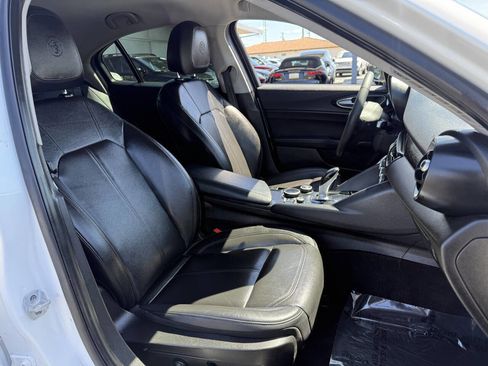 Used 2018 Alfa Romeo Giulia RWD image 17