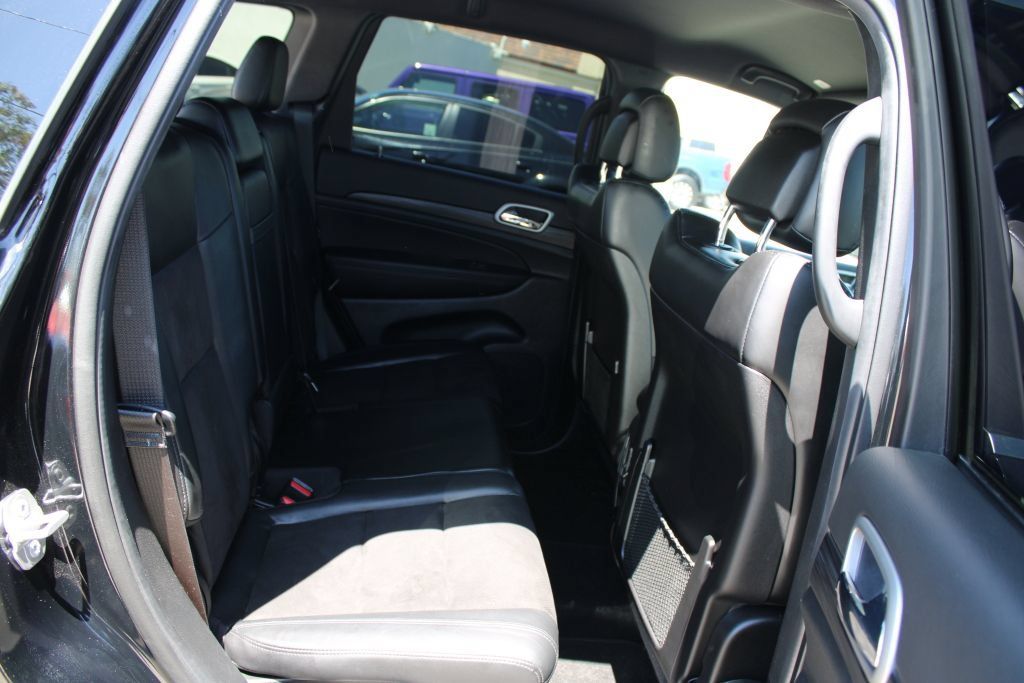 Used 2022 Jeep Grand Cherokee Laredo X AWD/4WD image 12