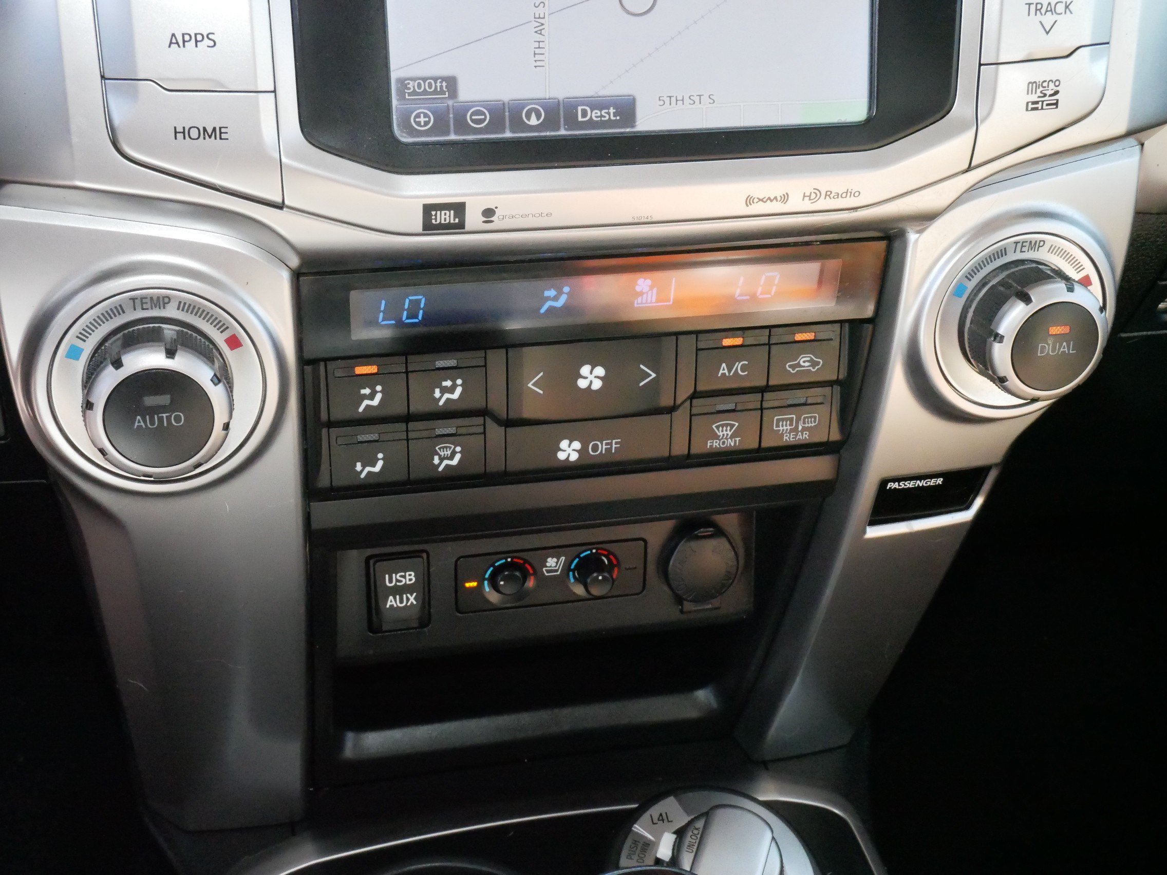Used 2018 Toyota 4Runner Limited AWD/4WD image 19