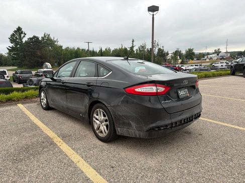 Used 2013 Ford Fusion SE FWD image 3