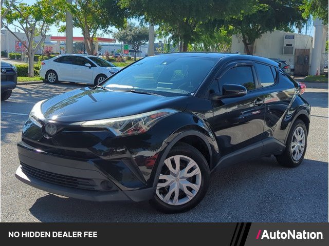 Used 2019 Toyota C-HR LE FWD image 1