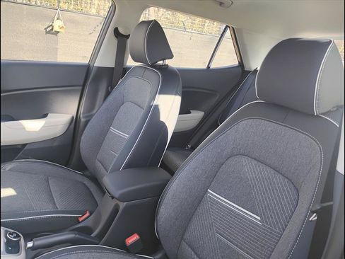 New 2026 Hyundai Venue SEL image 16