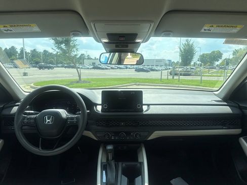 Certified 2023 Honda Accord LX image 17