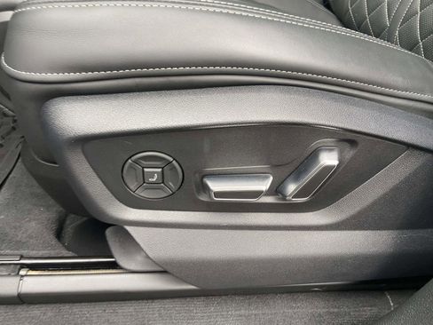 Certified 2025 Audi SQ8 Prestige image 18