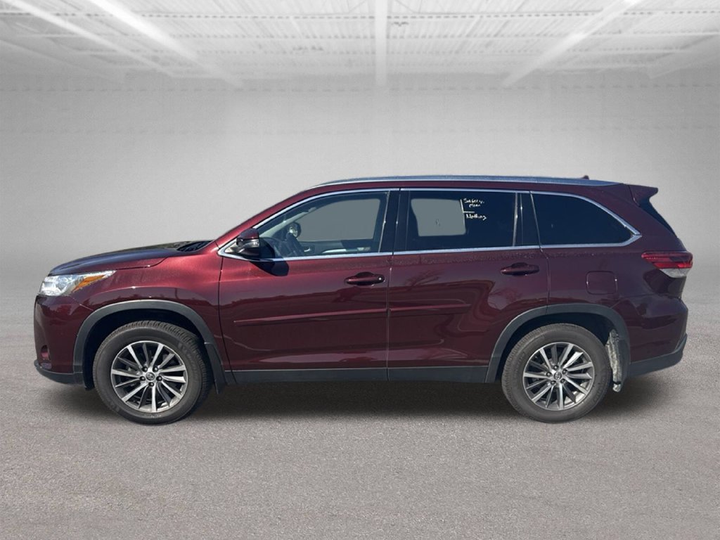 Used 2019 Toyota Highlander XLE AWD/4WD image 4