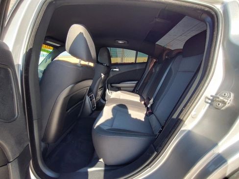 Used 2015 Dodge Charger SXT image 34