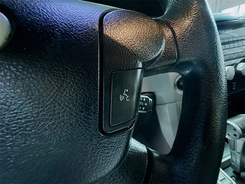 Used 2010 Toyota Tundra 4x4 CrewMax image 29