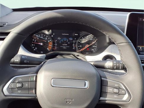 New 2026 Jeep Compass Latitude image 9