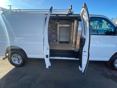 Used 2025 Chevrolet Express 2500 Extended w/ Communications Package image 5