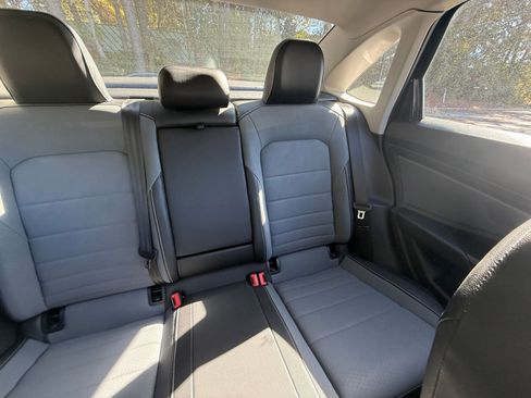 Used 2025 Volkswagen Jetta SE image 37