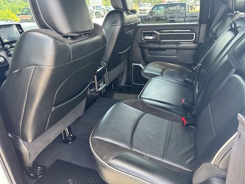 Used 2022 RAM 2500 Laramie w/ Night Edition image 32