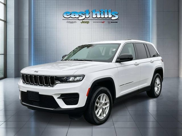 Certified 2024 Jeep Grand Cherokee Laredo X AWD/4WD image 7