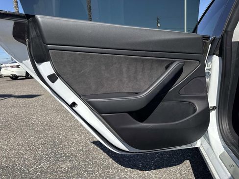 Used 2019 Tesla Model 3 Long Range image 21