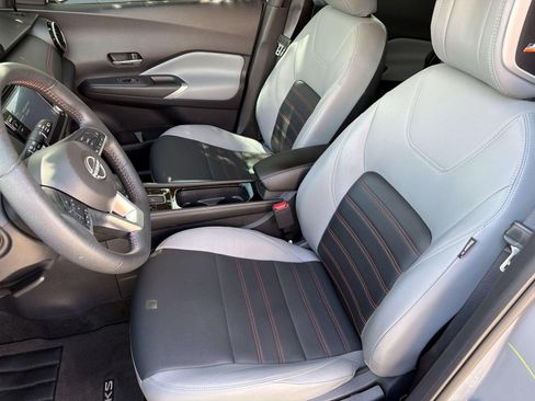Used 2024 Nissan Kicks SR w/ SR Premium Package FWD image 5
