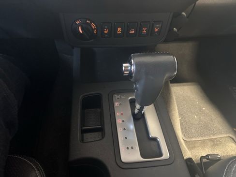 Used 2015 Nissan Xterra PRO-4X w/ Pro-4x Leather Package image 9