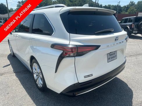 Used 2021 Toyota Sienna Platinum FWD image 5
