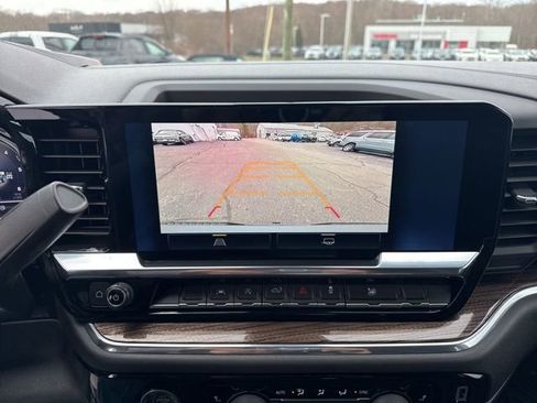 Used 2024 Chevrolet Silverado 1500 LT image 2