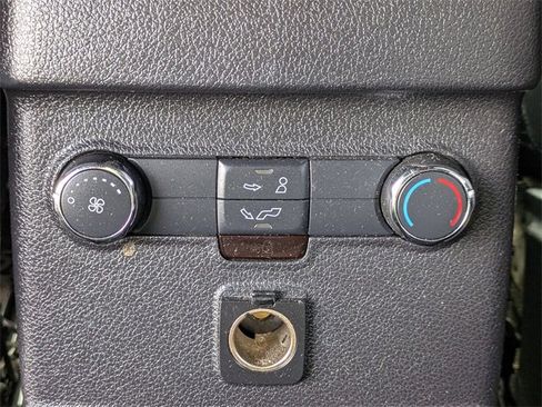 Used 2017 Ford Explorer XLT w/ Equipment Group 202A image 16