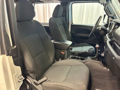 Used 2021 Jeep Wrangler Sport AWD/4WD image 18