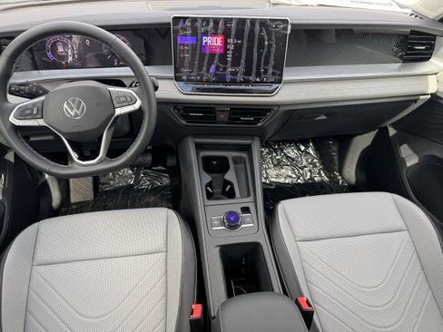 New 2025 Volkswagen Tiguan SE image 15