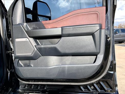 Certified 2022 Ford F150 Lariat w/ Equipment Group 502A High image 23