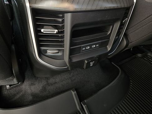 New 2026 RAM 1500 4x4 Crew Cab image 9