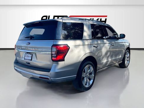 Used 2024 Ford Expedition Platinum image 7