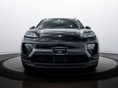 Certified 2025 Porsche Macan 4 Electric image 10