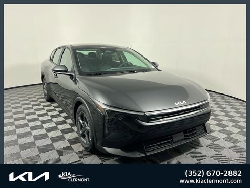 New 2025 Kia K4 LXS image 1