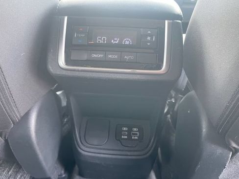 Used 2024 Subaru Ascent Premium w/ Convenience Package AWD/4WD image 13