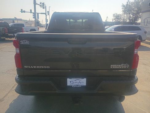 Used 2021 Chevrolet Silverado 2500 High Country w/ Technology Package AWD/4WD image 7