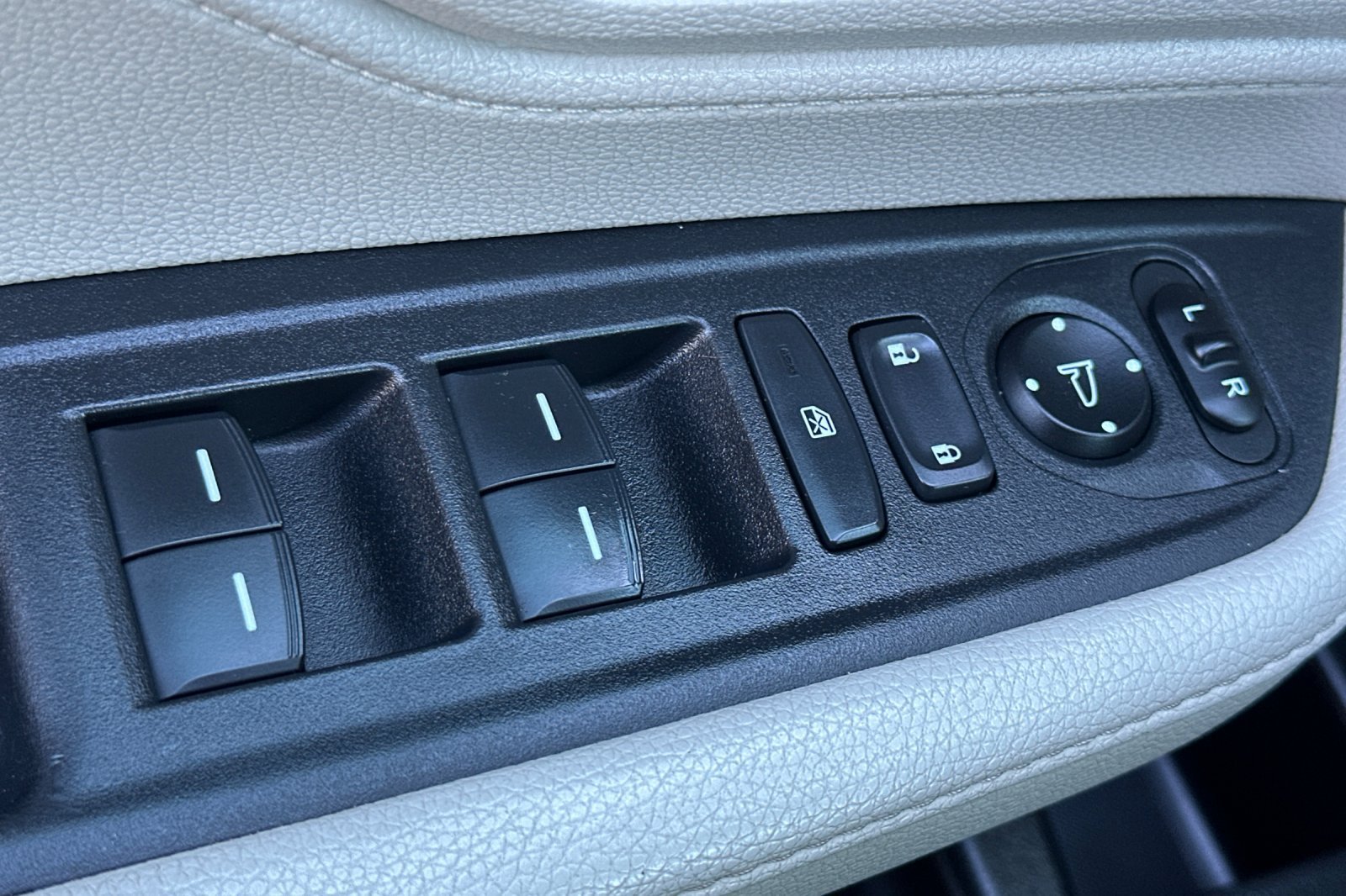 Used 2025 Honda Odyssey EX-L image 12