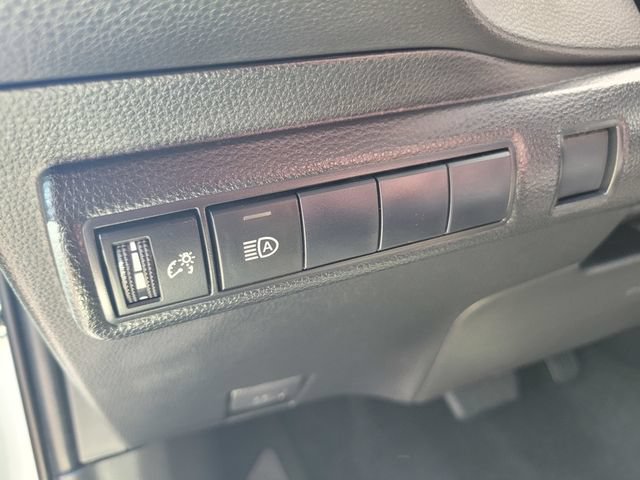 Used 2022 Toyota Corolla LE FWD image 19