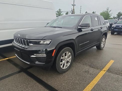 Used 2023 Jeep Grand Cherokee Limited AWD/4WD image 1