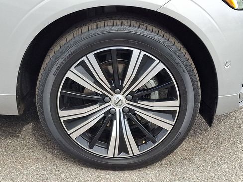 Certified 2023 Volvo XC60 B5 Plus w/ Climate Package image 8