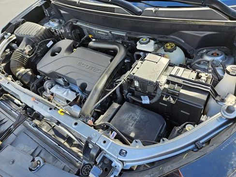 Used 2023 Chevrolet Equinox LT image 32