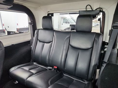 Used 2015 Jeep Wrangler Sahara image 25