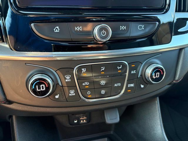 Used 2023 Chevrolet Traverse RS AWD/4WD image 35