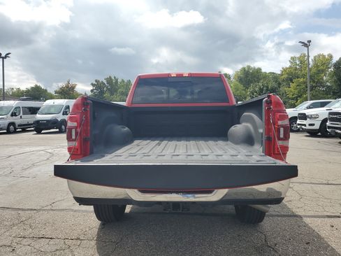 Used 2024 RAM 2500 Big Horn w/ Safety Group image 25