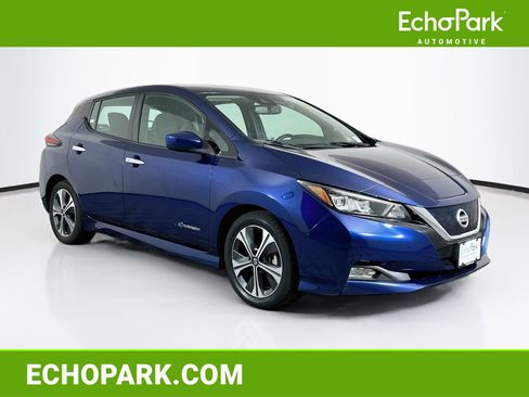 Used 2019 Nissan Leaf SV w/ SV Technology Package FWD image 1