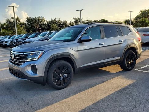 New 2026 Volkswagen Atlas SE image 3