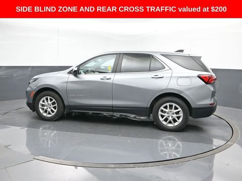 Used 2023 Chevrolet Equinox LT w/ Driver Convenience Package image 3