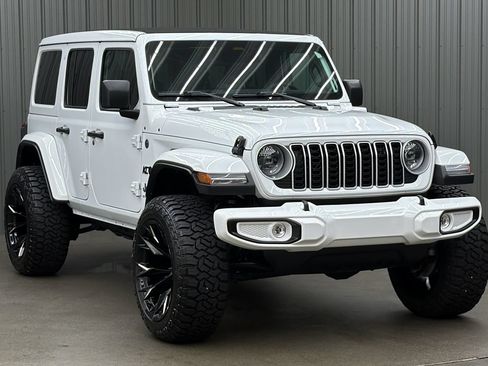 Used 2025 Jeep Wrangler Unlimited Sahara w/ Safety Group AWD/4WD image 6