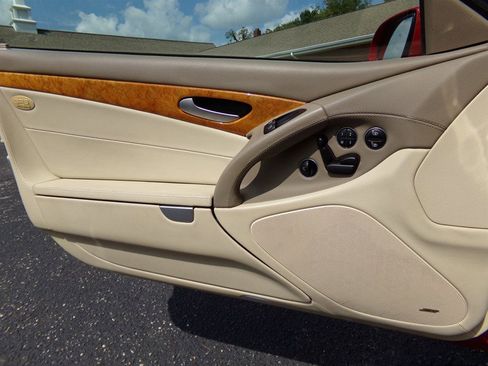 Used 2007 Mercedes-Benz SL 550 image 34