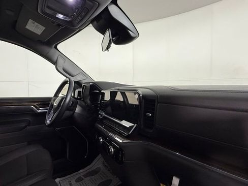 Used 2024 GMC Sierra 1500 Elevation image 32
