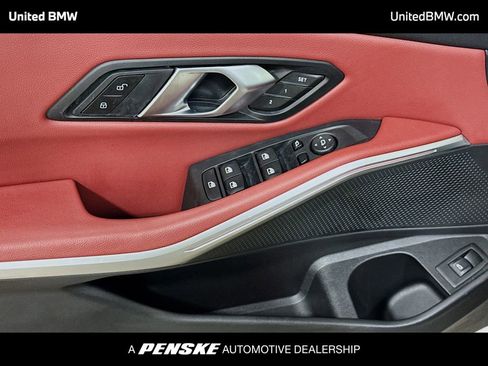 Used 2025 BMW 330i Sedan image 3